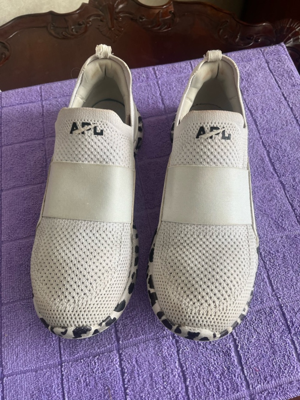 APL TechLoom Slip-On Knit Sneakers Size 8.5 with Black Leopard Accent